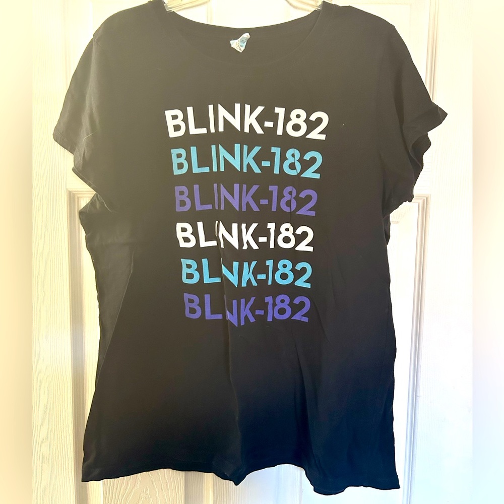 Blink fan tee
